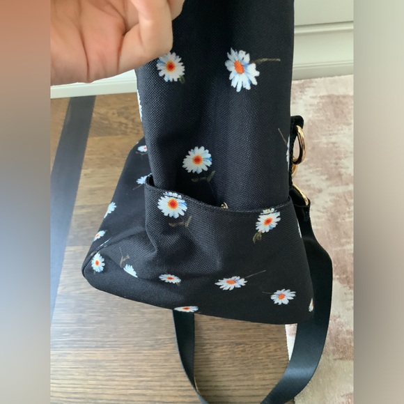 ALICE + OLIVIA Daisy Floral Black Over Night Travel Duffle Bag Brand NEW Women - Picture 11 of 15